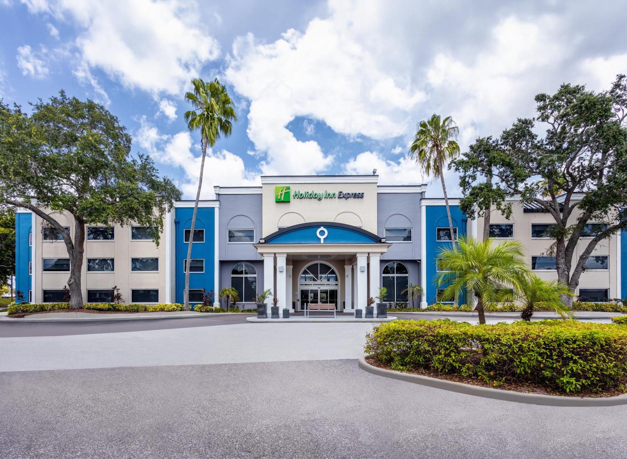 Hotel Holiday Express Clearwater East - Icot Center By Ihg 2*